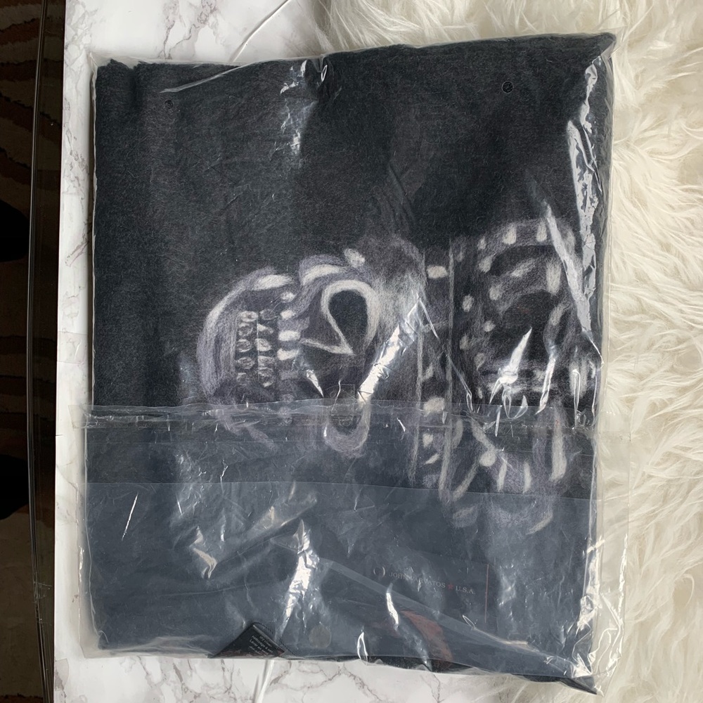 John Varvatos Skull Scarf Gray NWT - Picture 6 of 6